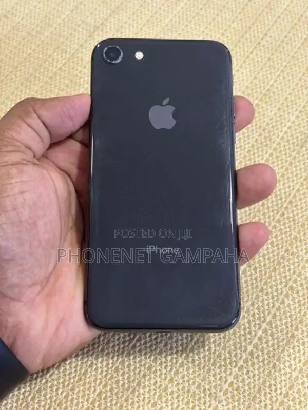 Apple iPhone 8 (Used)