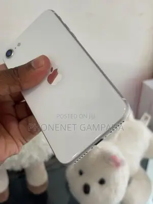 Apple iPhone SE 2 (Used)
