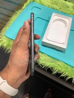 Apple iPhone 11 (Used)