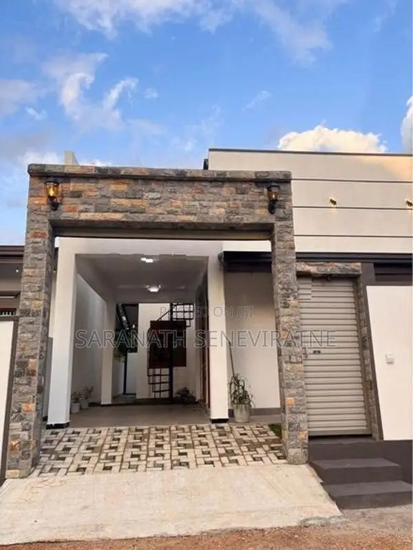 Brand-New Modern Concept House in Munamale Yakahaluwa - Homagama