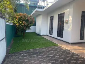 House With 1st Floor Slab Sale in Negombo දෙමන්හන්දිය Silver Ridge Par