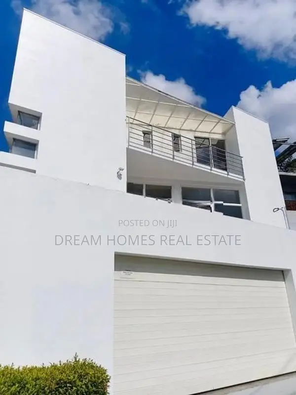 Luxury 4BR House For Sale On School Lane, Nawala