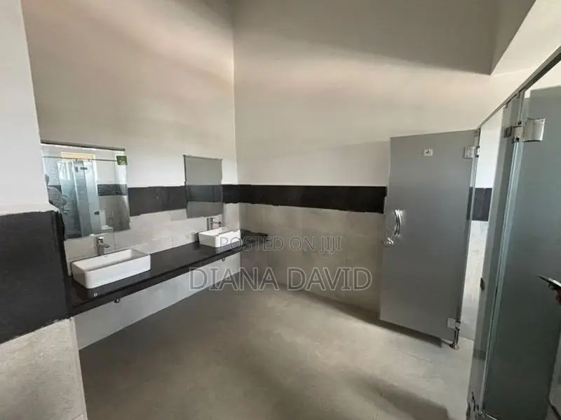 Super Luxury Building Space For Rent