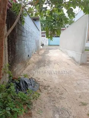 Land in Habarakada Athurugiriya