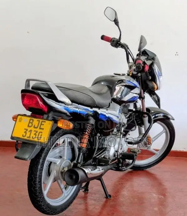 Bajaj CT100 2023