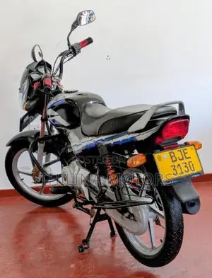 Bajaj CT100 2023