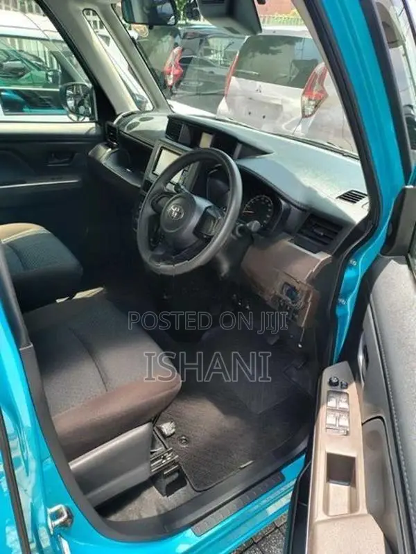 Toyota Roomy 2023
