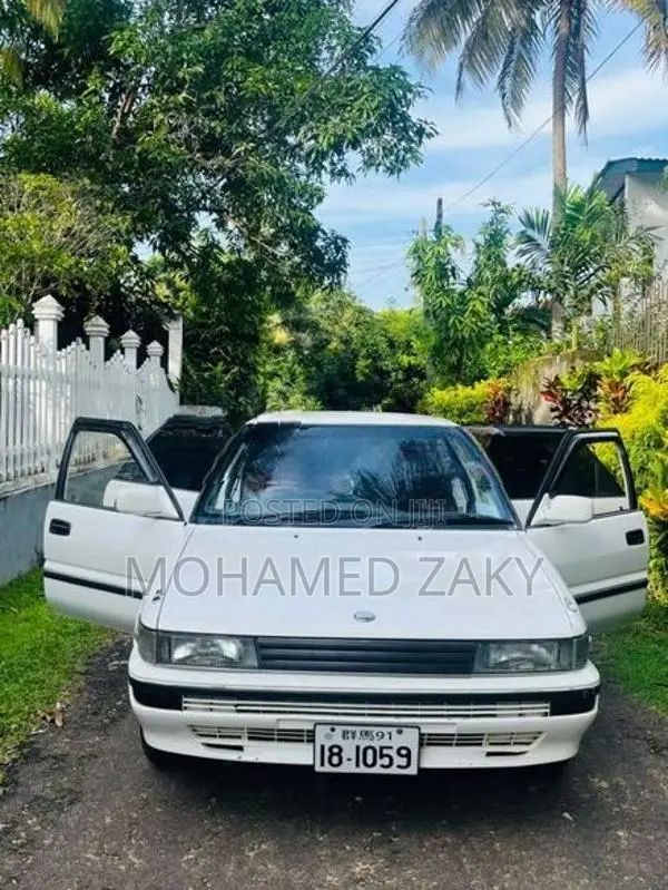 Toyota Sprinter 1990