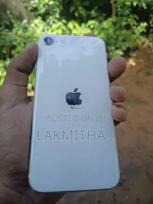 Apple iPhone SE 2 (Used)