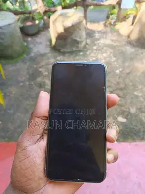Apple iPhone XS (Used)