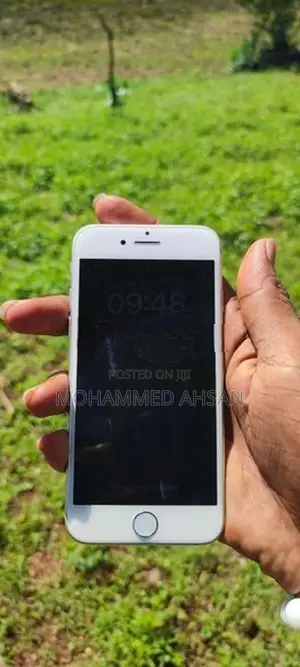 Apple iPhone 8 (Used)