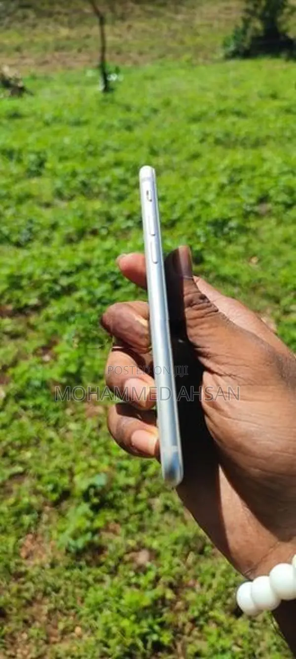Apple iPhone 8 (Used)