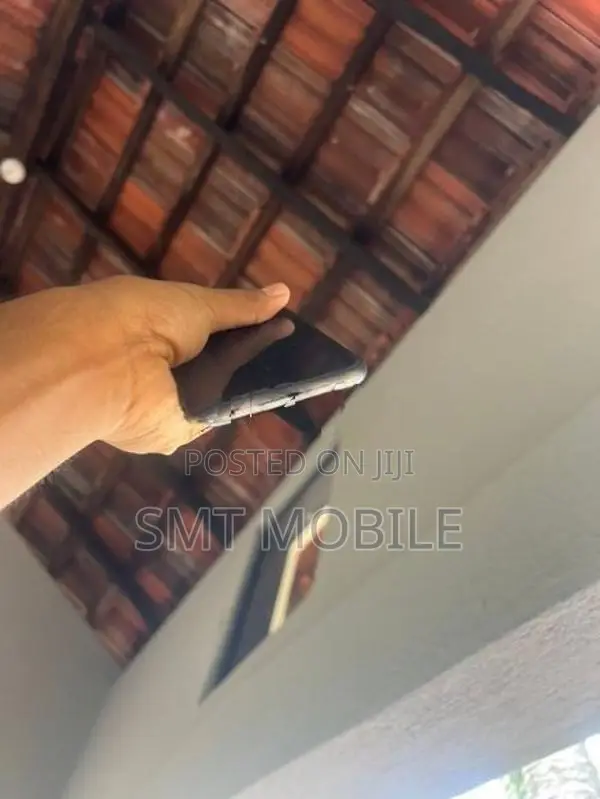 Apple iPhone 11 (Used)