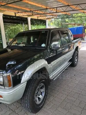 Mitsubishi Strada 1996