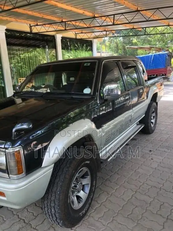 Mitsubishi Strada 1996