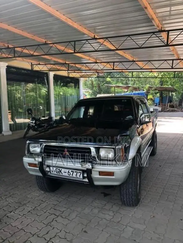 Mitsubishi Strada 1996