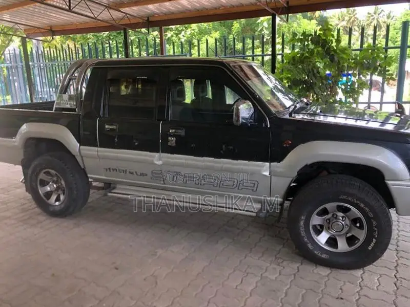 Mitsubishi Strada 1996
