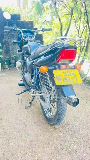 Bajaj CT100 2014