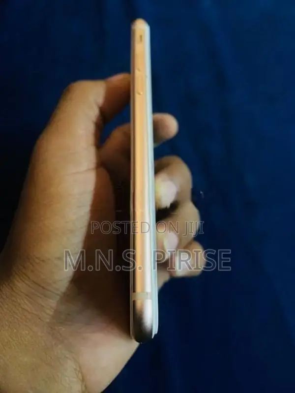 Apple iPhone 8 (Used)
