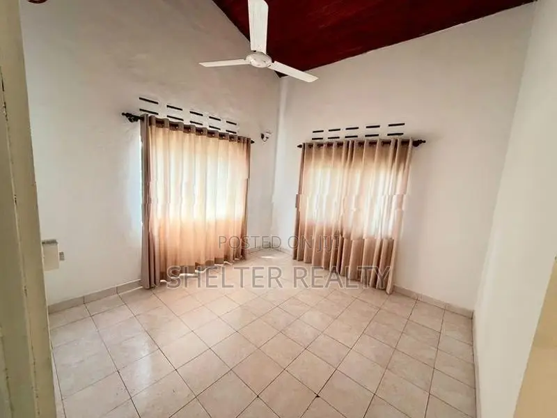 Colombo 8 - 3 BR Unfurnished Apartment for rent