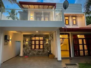 4-Bedroom Solar House For Sale – Athurugiriya (Mahawattha Road)