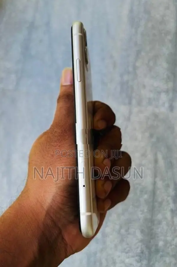 Apple iPhone 11 128GB (Used)
