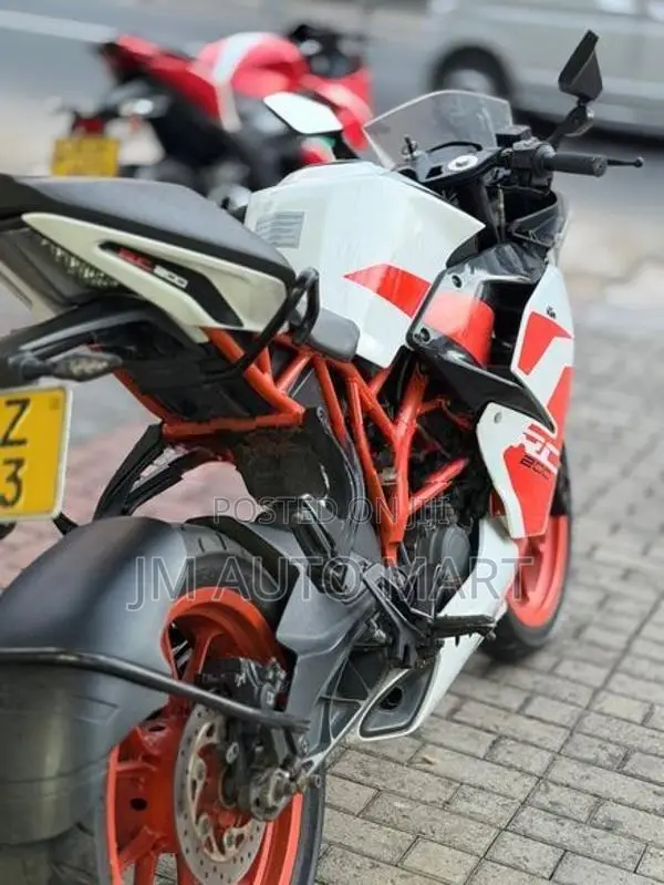 KTM RC 200 2018