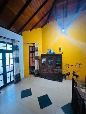 රාගම – බටුවත්ත ප්‍රධාන පාරට මුහුණලා අංගසම්පූර්ණ දෙමහල් නිවසක්
