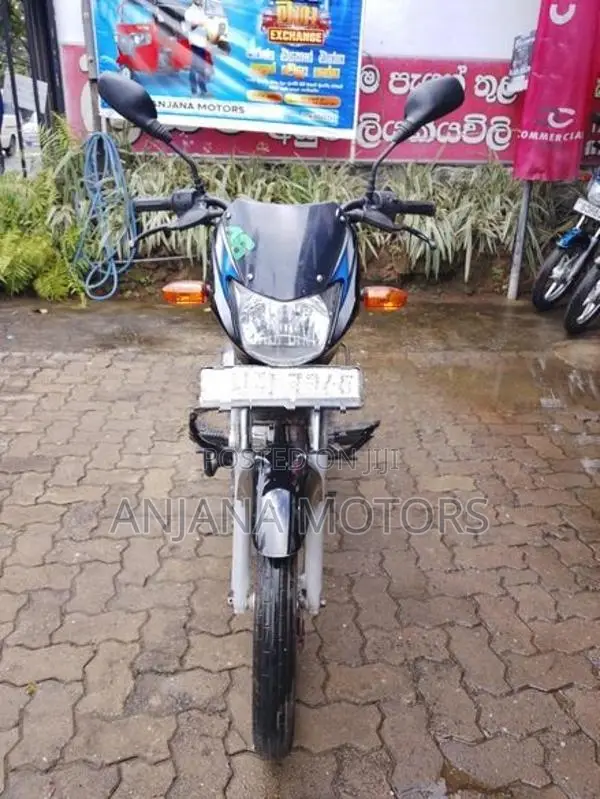 Bajaj CT100 2023