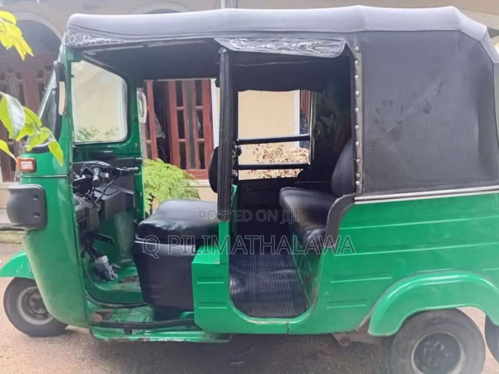 Bajaj 4 Stroke 2017 Three Wheel (Used)