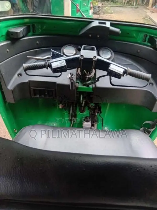 Bajaj 4 Stroke 2017 Three Wheel (Used)