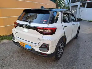 Toyota Raize 2025 SUV (Used)