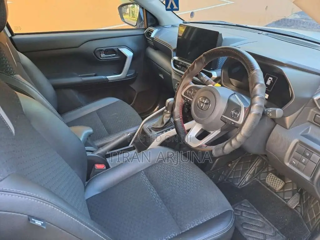 Toyota Raize 2025 SUV (Used)