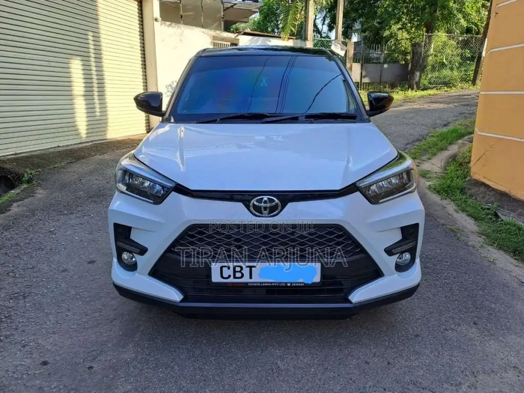 Toyota Raize 2025 SUV (Used)