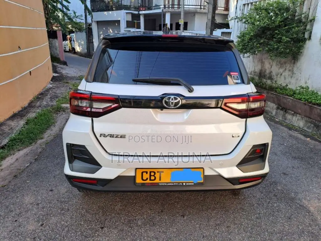 Toyota Raize 2025 SUV (Used)