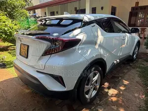 Toyota CHR NGX 10 2018 SUV (Used)