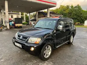 Mitsubishi Montero 2004 SUV (Used)