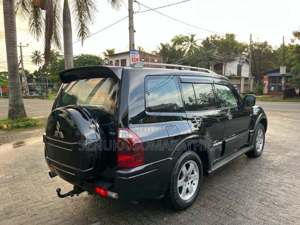 Mitsubishi Montero 2004 SUV (Used)
