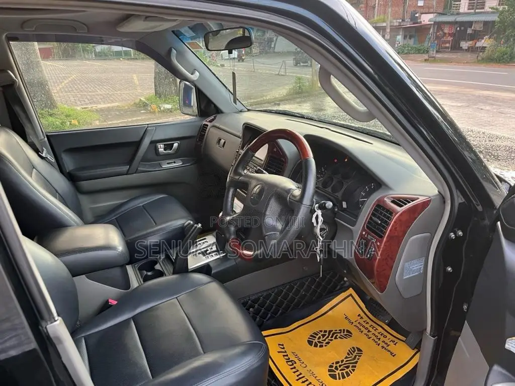 Mitsubishi Montero 2004 SUV (Used)