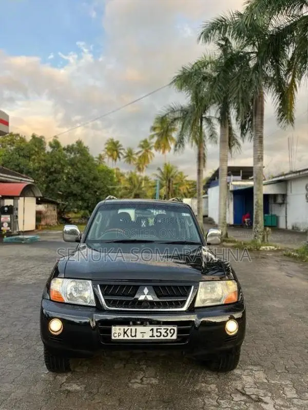 Mitsubishi Montero 2004 SUV (Used)