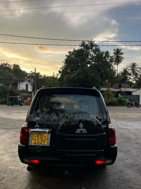 Mitsubishi Montero 2004 SUV (Used)
