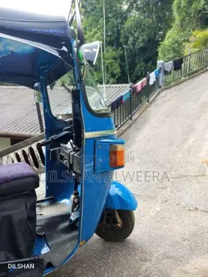 Bajaj RE 205 2011 Three Wheel (Used)