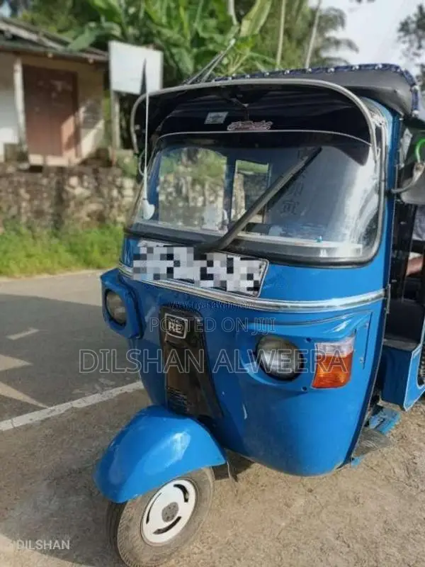 Bajaj RE 205 2011 Three Wheel (Used)
