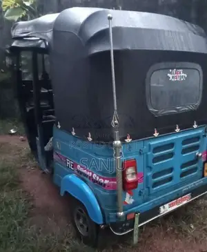 Bajaj 4 Stroke 2016 Three Wheel (Used)