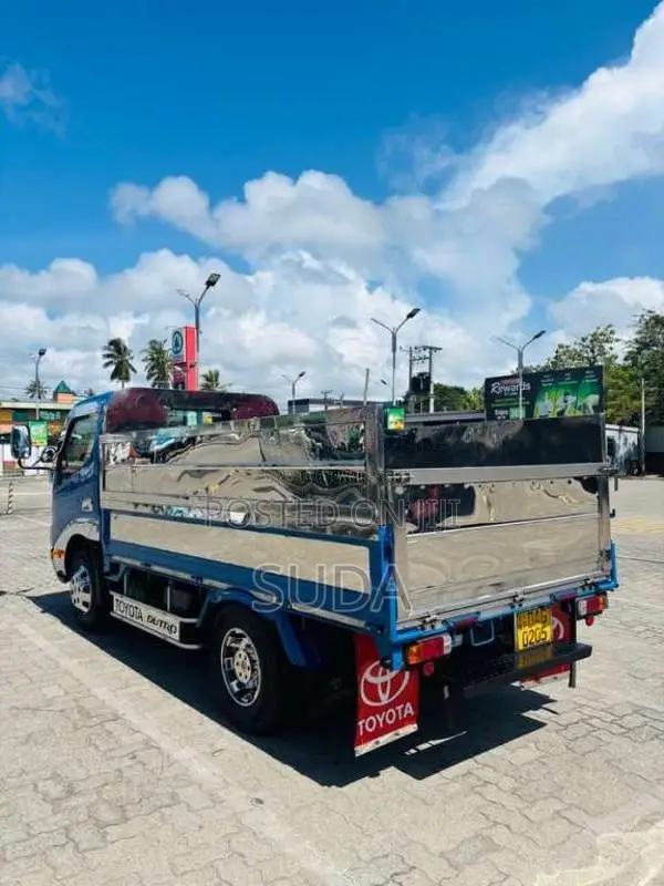 Toyota Dyna 2018 Pickup (Used)