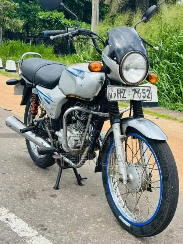 Bajaj Boxer 2010 Motorbike (Used)