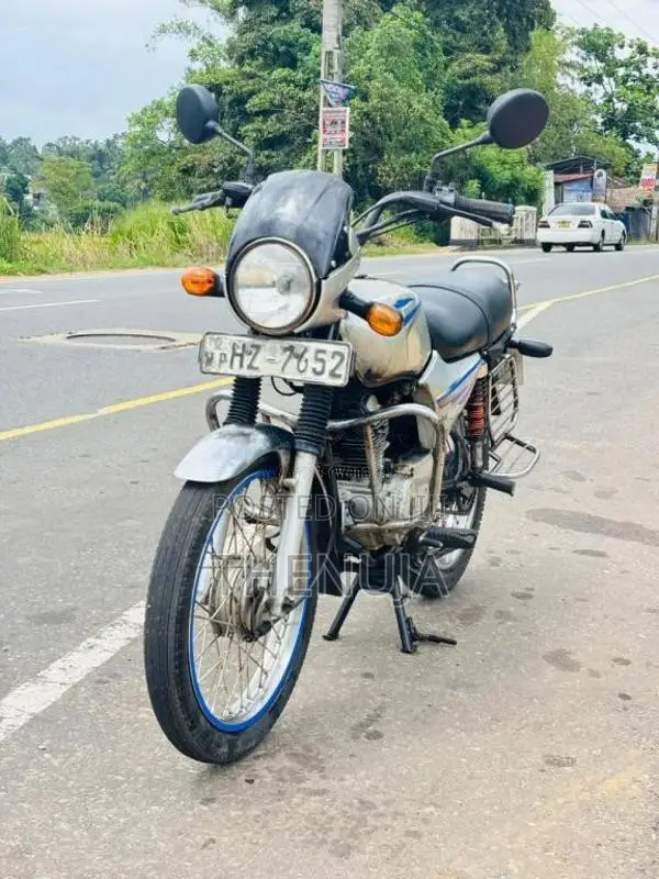 Bajaj Boxer 2010 Motorbike (Used)