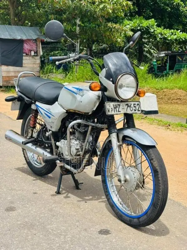 Bajaj Boxer 2010 Motorbike (Used)