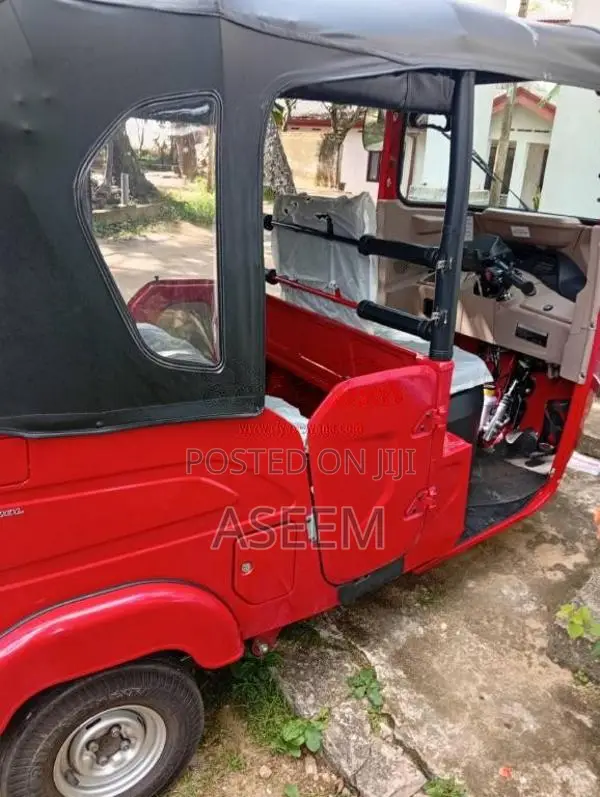 Bajaj RE 2026 Three Wheel (Used)