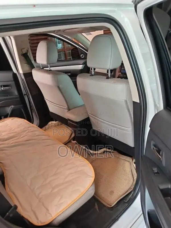 Mitsubishi Outlander Phev G Navi Premium 2015 SUV (Used)